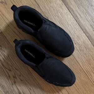 Merrell Women's Black Slip-On Loafers😊